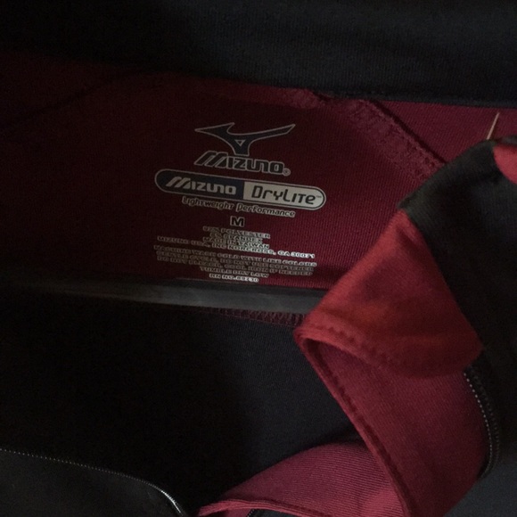 Mizuno running pullover size med - Picture 2 of 3